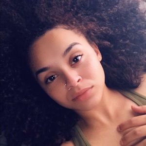 Meet your Posher, Alisha